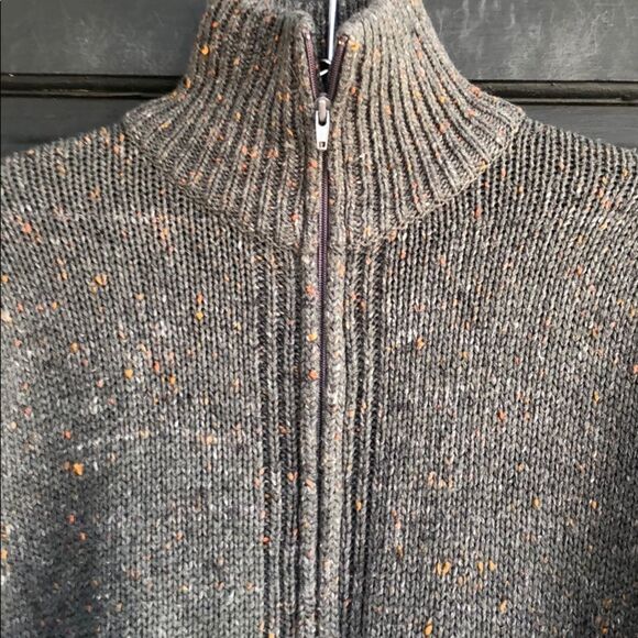 The Contour Zip Sweater With Pockets - Picture 3 of 7